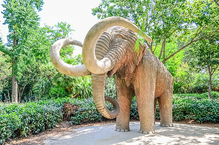 城堡公园 中的猛犸象 (Mamut) 雕塑 巴塞罗那 加泰罗尼亚 西班牙图片