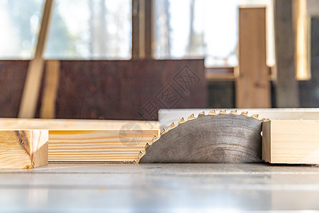 木工木材切割的锯锯图片