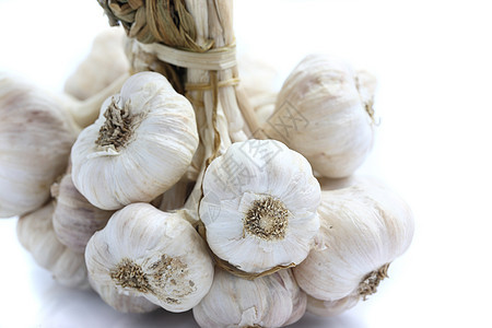 白色背景中孤立的大蒜草本植物团体香味食物香气蔬菜美食烹饪厨房营养图片
