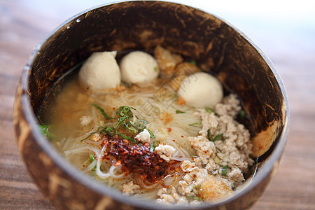 泰式泰国食用汤面面条烹饪盘子早餐传统餐厅筷子蔬菜胡椒饮食食物图片