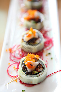 黄瓜卷寿司木头饮食午餐手指小吃奶油胡椒螃蟹食物图片