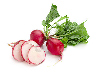 在白色背景上隔离的新鲜成熟的萝卜食物红色叶子绿色植物紫色蔬菜花园沙拉块茎图片