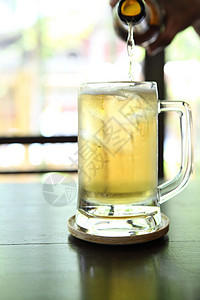 啤酒庆典酒吧木头气泡酿造宏观草稿派对酒馆啤酒厂图片