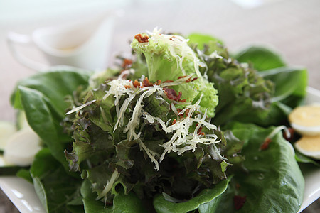 切焦炭沙拉紧闭瓶子沙拉餐厅饮食叶子美食蔬菜洋葱食物盘子图片