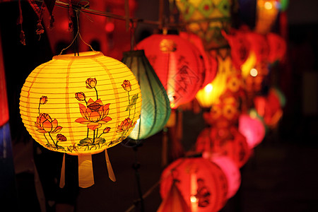 中国灯笼节日黄色寺庙装饰品宗教文化红色庆典图片
