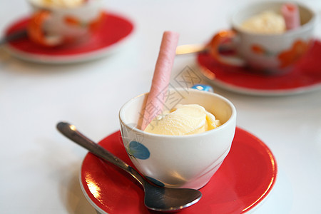 香草冰淇淋营养蛋糕巧克力木头奶油圣代味道食物薄荷服务图片