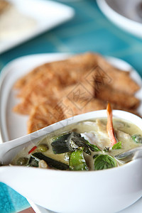 泰国咖喱牛肉和大米美食香料午餐寒意食物盘子胡椒热带烹饪蒸汽图片