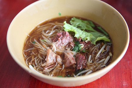 牛肉面绿色面条炒面盘子食物白色烹饪营养肉汤美食图片