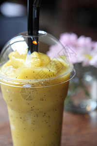 芒果frappe果汁冰沙营养奶昔白色黄色水果橙子食物饮料热带图片