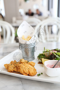 炸鱼美食鳕鱼薯条沙拉鱼片鳟鱼海鲜营养食物蔬菜图片