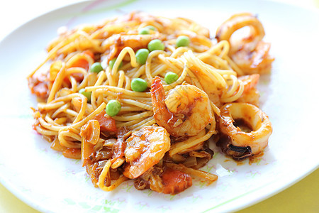 带虾的意大利面条贝类营养餐厅食物草本植物午餐国王烹饪美食海鲜图片