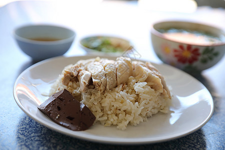 外海鸡米 黄瓜和泰国食物香菜烹饪蔬菜早餐盘子午餐木头美食辣椒饮食图片