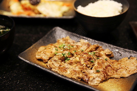 牛肉和蔬菜 日本日式烹饪水平厨师炙烤火焰食物炒饭餐厅烧烤美食牛扒图片