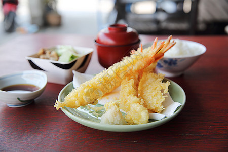 Temurura 炸虾日日式金子香菜油炸烹饪蔬菜食物竹子盘子筷子饮食图片