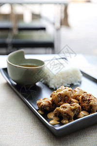 鸡肉加日本大米饭菜生活食物烹饪午餐油炸柠檬小吃美食图片