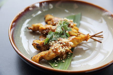 鸡肉加辣鸡 茶食和花生酱粉末洋葱香菜蛋糕烧烤马来语香蕉黄油美食食物图片