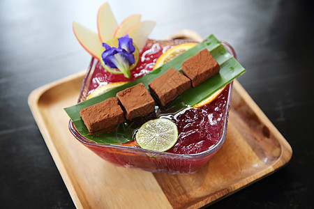 配果汁混合果汁的纳米巧克力文化食物抹茶粉末奶油可可美食芳香甜点蛋糕图片