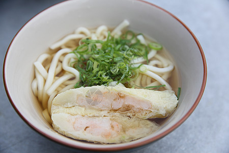 乌东面和虾海苔小麦文化烹饪用餐太子美食木头蔬菜香料图片