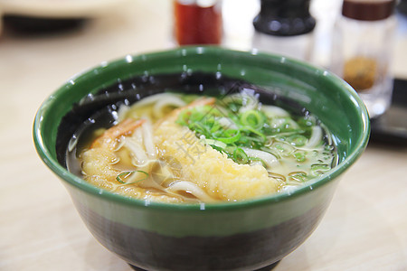 乌东面和虾文化筷子小麦用餐午餐食物美食面条蔬菜芝麻图片