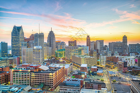 密歇根日落时底特律市中心的空中观察首都日出街道天线商业办公室旅行摩天大楼高楼地标图片