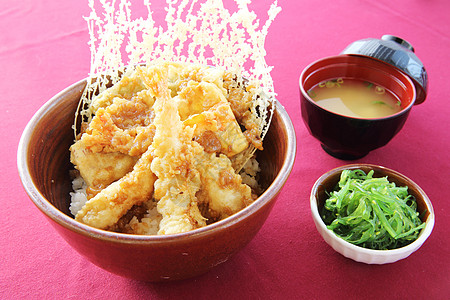 使用日本风味的红虾日语油炸美食烹饪筷子盘子小吃香菜蔬菜海鲜竹子图片
