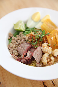 泰式泰国食用汤面面条课程营养美食蔬菜木头饮食胡椒烹饪早餐午餐图片