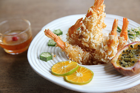 泰式的弗里德虾小吃贝类美食食物甲壳油炸盘子烹饪用餐海鲜图片