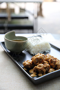 鸡肉加日本大米饭菜美食烹饪油炸小吃午餐食物生活柠檬图片