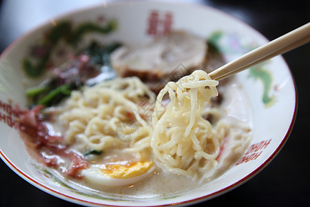 面条做日日日食肉汤筷子玉米盘子拉面烹饪竹子午餐猪肉美食图片