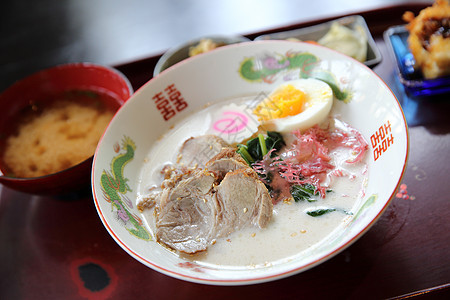 面条做日日日食洋葱蔬菜盘子拉面美食黄豆肉汤猪肉食物烹饪图片