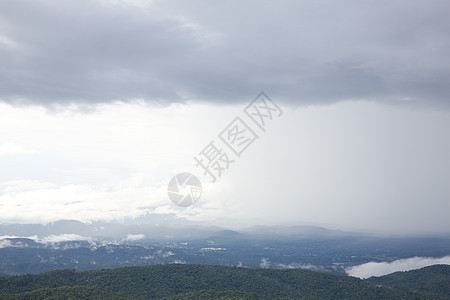 山林和雨雾爬坡道悬崖蓝色日出曲线远足风景顶峰草原文化图片