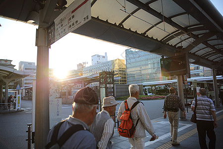 京都 日本2016年6月2日 京都站是整个城市的翻版旅行地标车站建筑吸引力日落市中心街道游客公共汽车图片