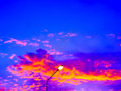 药丸 光彩多彩的云图片