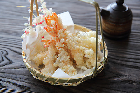 日本食物 虾汤波拉盘子餐厅小吃白色黄色油炸蔬菜对虾午餐美食图片