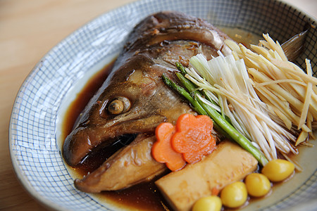 鱼头煮黄酱日日食美食草本植物蔬菜叶子午餐食物海鲜大豆白色图片