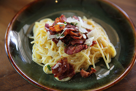 意大利面条加培根和奶酪猪肉午餐营养香菜烹饪火腿餐厅静物食物美食图片