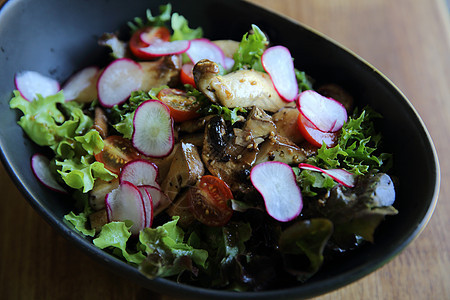 蘑菇沙拉健康食品蔬菜绿色油炸蘑菇食物小吃午餐洋葱饮食盘子图片