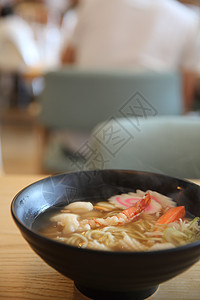 拉面海鲜 日食餐厅蔬菜美食白色绿色食物午餐红色面条盘子图片