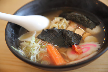 拉面海鲜 日食美食午餐盘子面条红色食物绿色辣椒白色餐厅图片