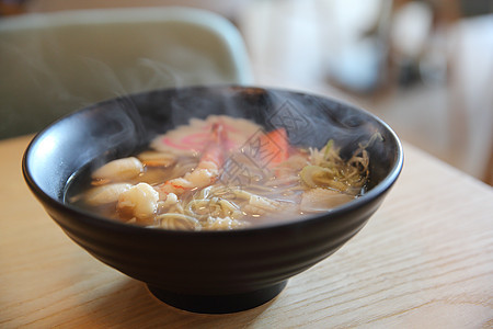 拉面海鲜 日食蔬菜食物美食午餐红色白色辣椒盘子餐厅绿色图片