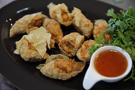 中国油炸虾球午餐小吃白色餐厅蔬菜棕色文化海鲜虾球美食图片