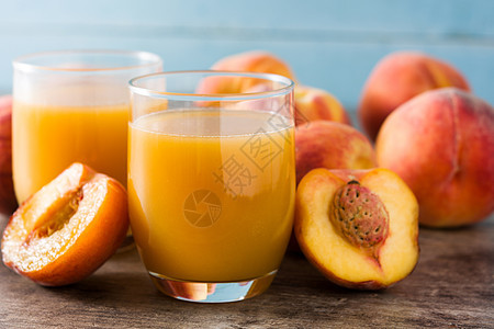 玻璃中天然桃汁食物饮食液体早餐杯子营养果汁水果图片