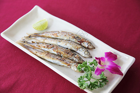 鱼食敷料午餐美食营养用餐蔬菜橙子油性鲭鱼饮食图片