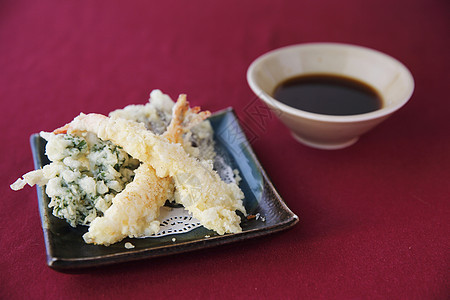 日日食餐厅小吃午餐海鲜柠檬盘子黄色饮食油炸食物图片