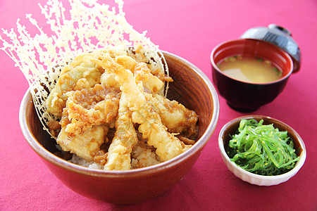使用日本风味的红虾日语烹饪金子美食篮子柠檬筷子竹子香菜海鲜盘子图片