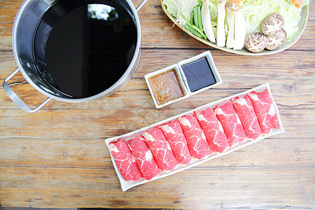 牛肉shabu shabu美食烹饪猪肉蔬菜用餐白色食物餐厅红色盘子图片