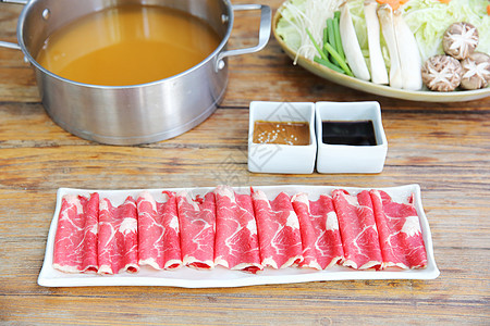 牛肉shabu shabu餐厅美食用餐猪肉白色蔬菜烹饪食物牛肉盘子图片