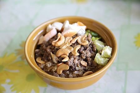 含猪肉的盐橄榄烹饪油炸植物蔬菜美食早餐盘子营养午餐食物图片