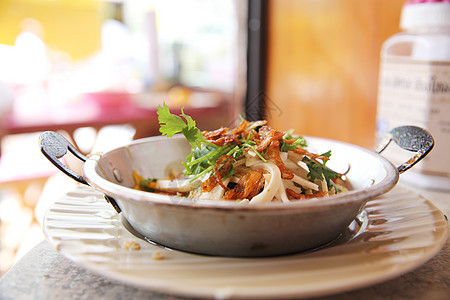 越南煎蛋餐厅蔬菜桌子猪肉油炸早餐盘子香菜食物午餐图片
