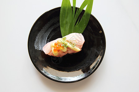 灰色鲑鱼寿司午餐海鲜餐厅木头鱼片海藻小吃饮食美食食物图片